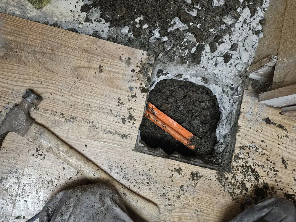 Slide of Curoso Plumbing