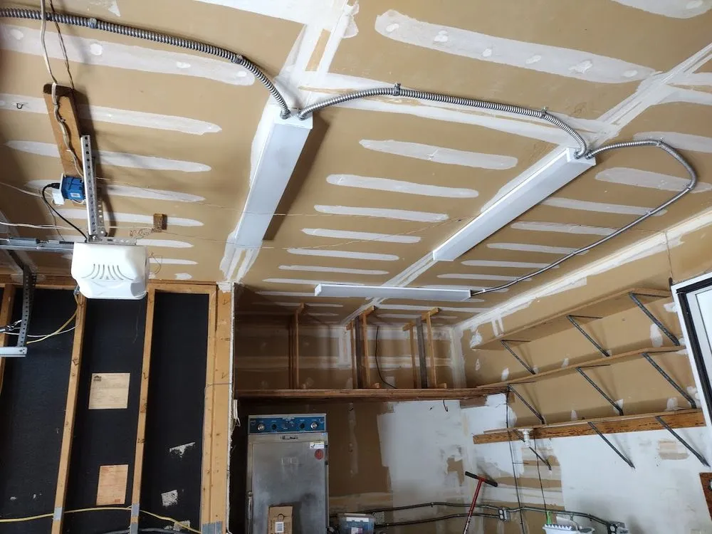 Slide of D-ManElectric