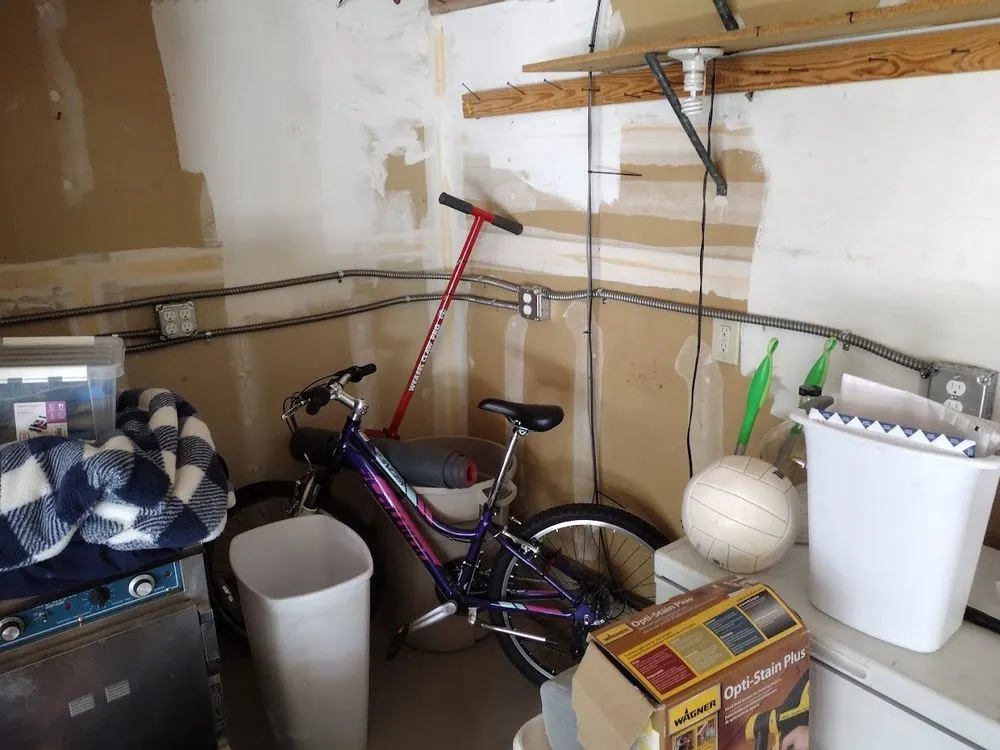 Slide of D-ManElectric