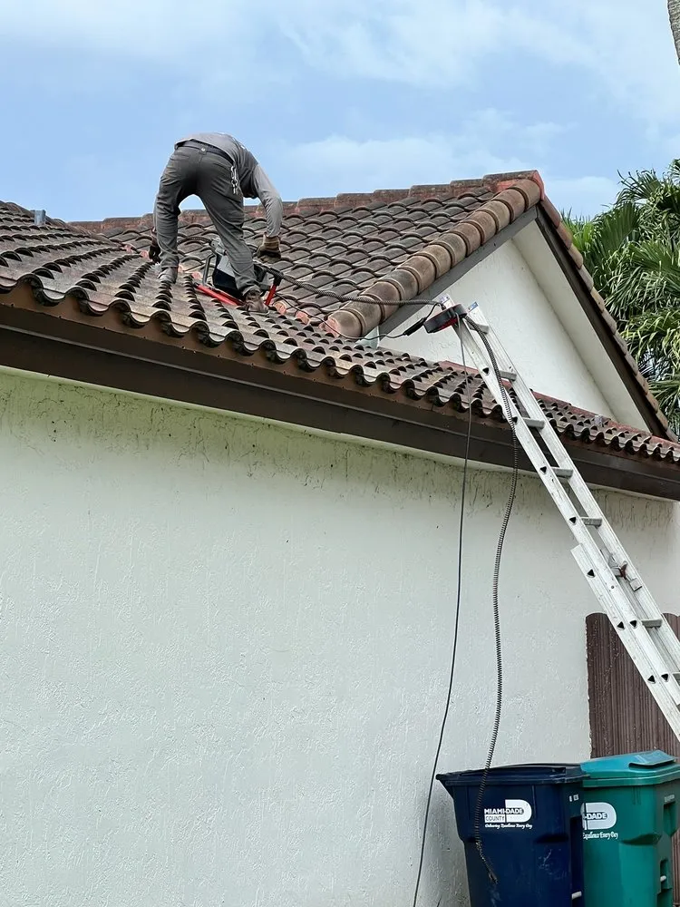 Slide of Dariel Service and Repair