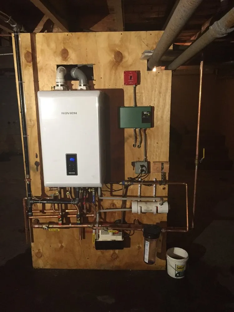 Expert emergency plumbing for homes in West Islip, NY by Dashing Dan's Plumbing & Heating