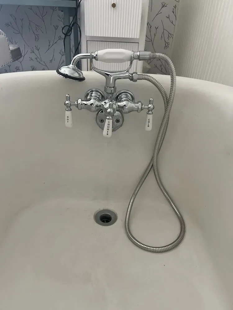 Slide of Dave’s Plumbing