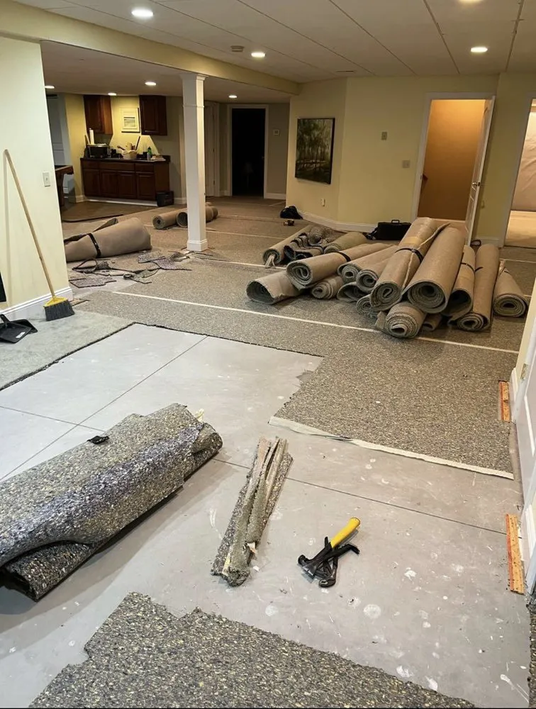 Slide of Davies Tile Hardwood & LVT