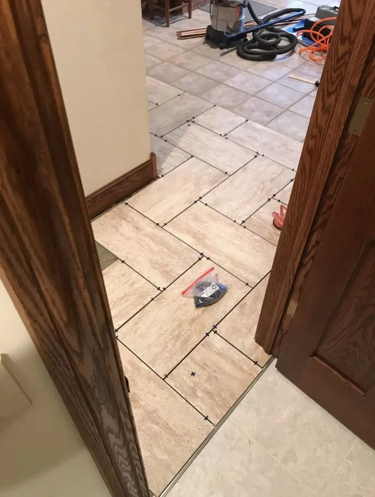 Slide of Davies Tile Hardwood & LVT