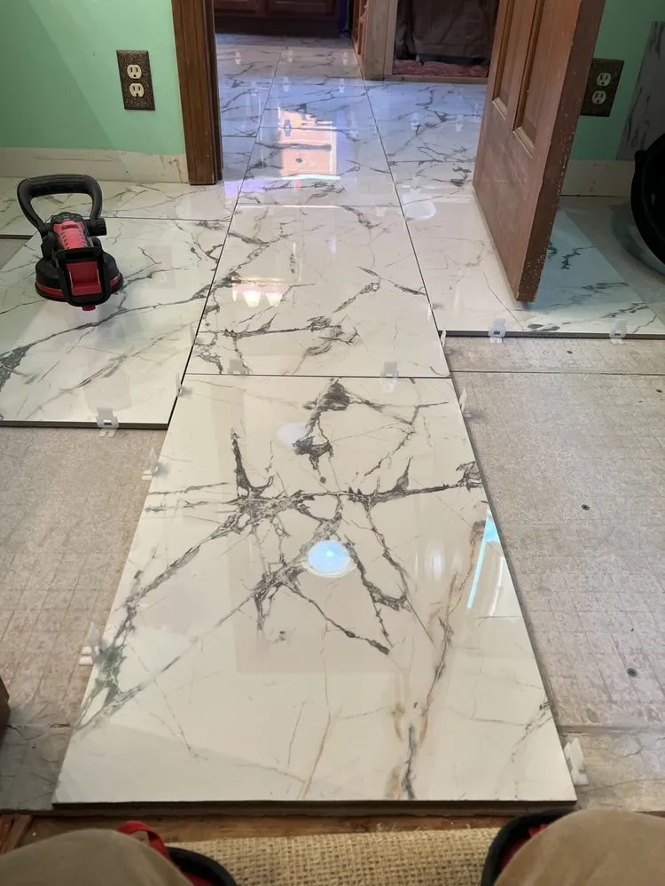 Slide of Davies Tile Hardwood & LVT