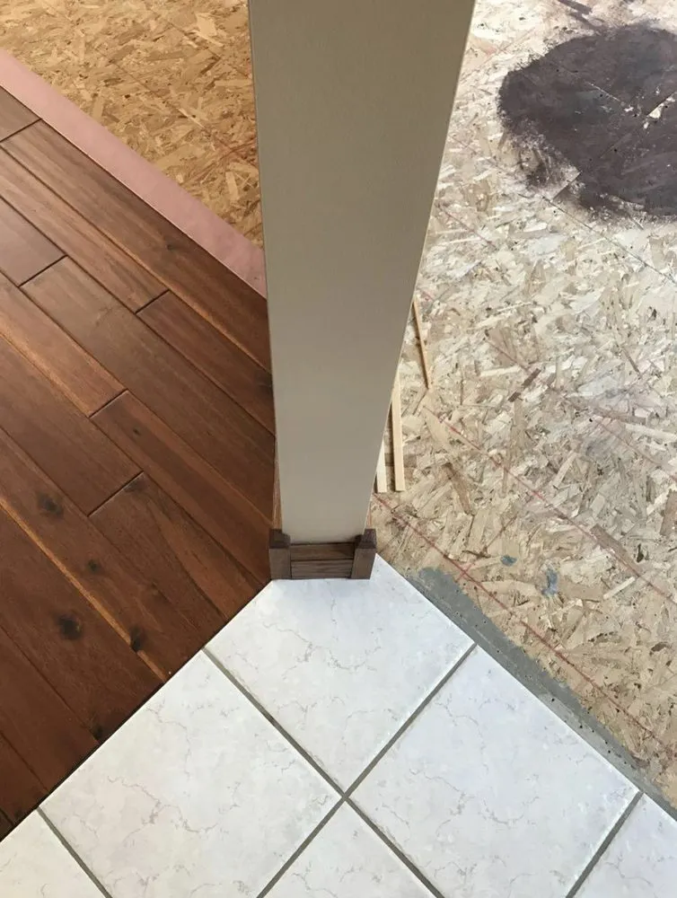 Slide of Davies Tile Hardwood & LVT