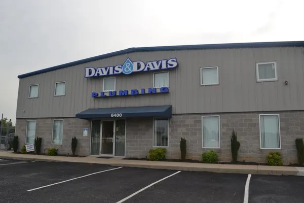 Davis & Davis Plumbing Logo