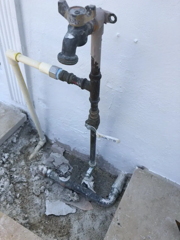 Emergency pipe repair for homes in Hollywood, FL by DCTech Plumbing