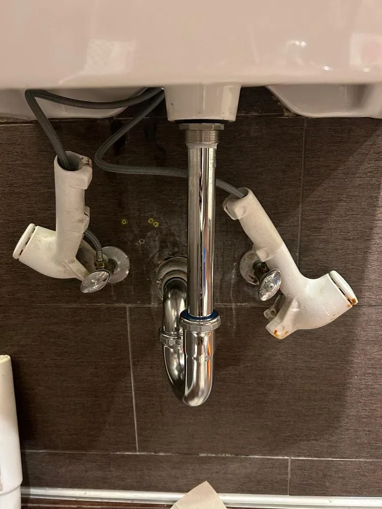 Slide of D&D Plumbing & Water Cleaning Services