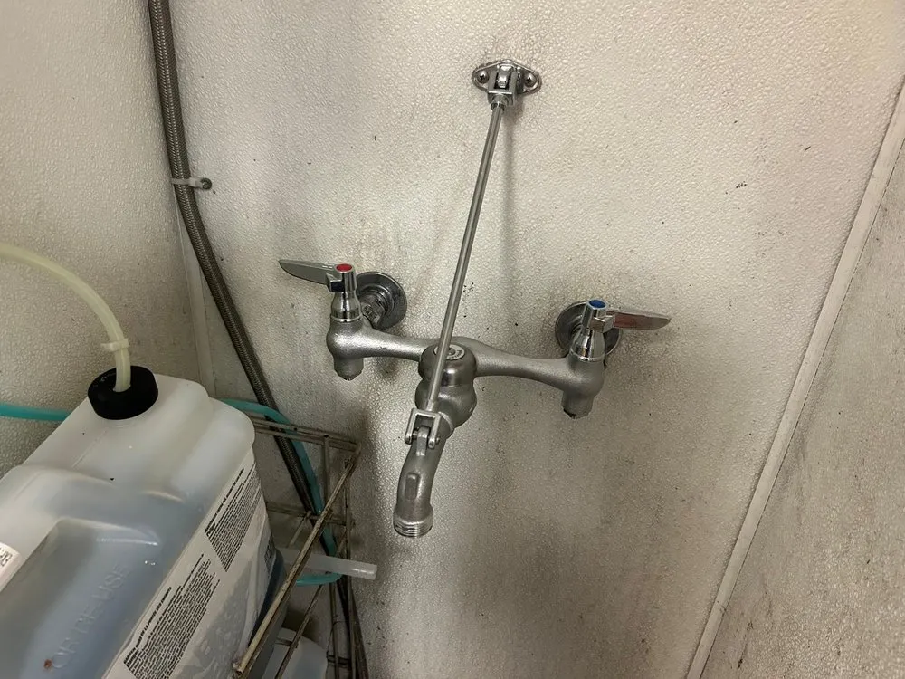 Slide of D&D Plumbing & Water Cleaning Services