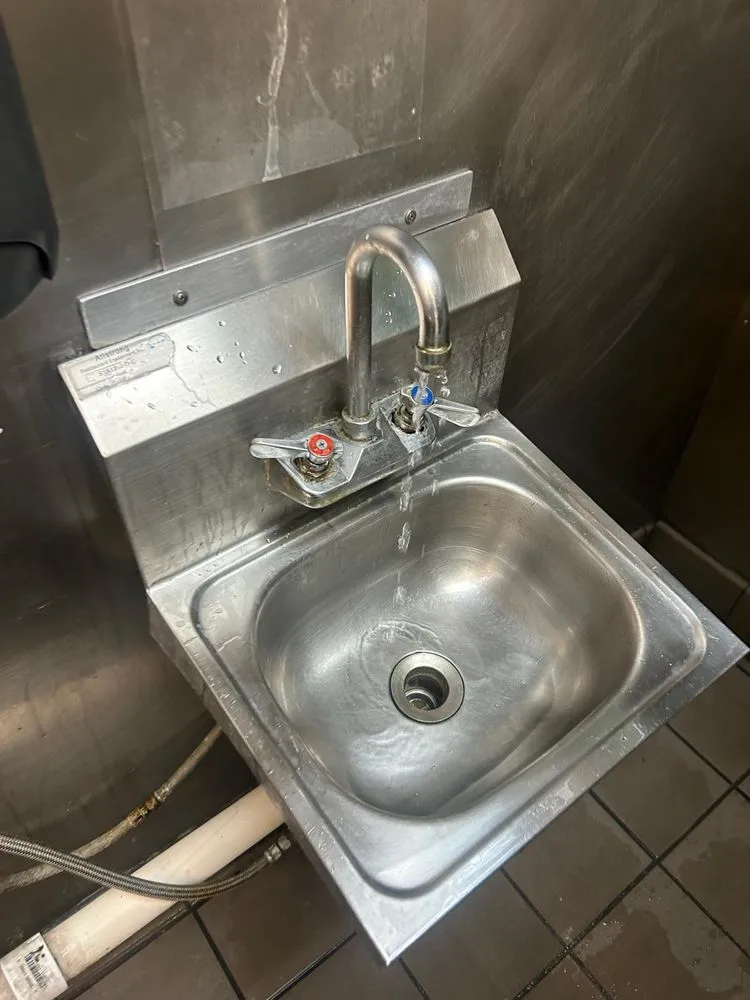 Slide of D&D Plumbing & Water Cleaning Services