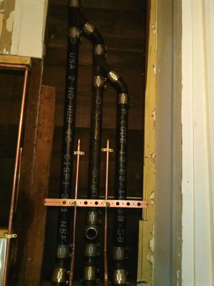 Slide of De Leon Plumbing