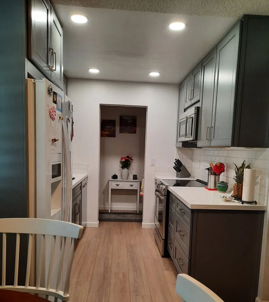 Slide of Deco Kitchen and Bath