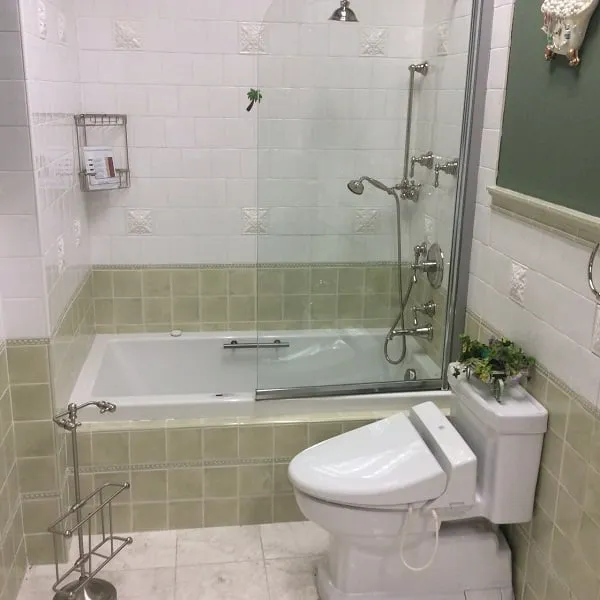 Slide of Decola's Plumbing & Heating