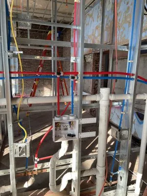 DeeB-plumbing company Logo