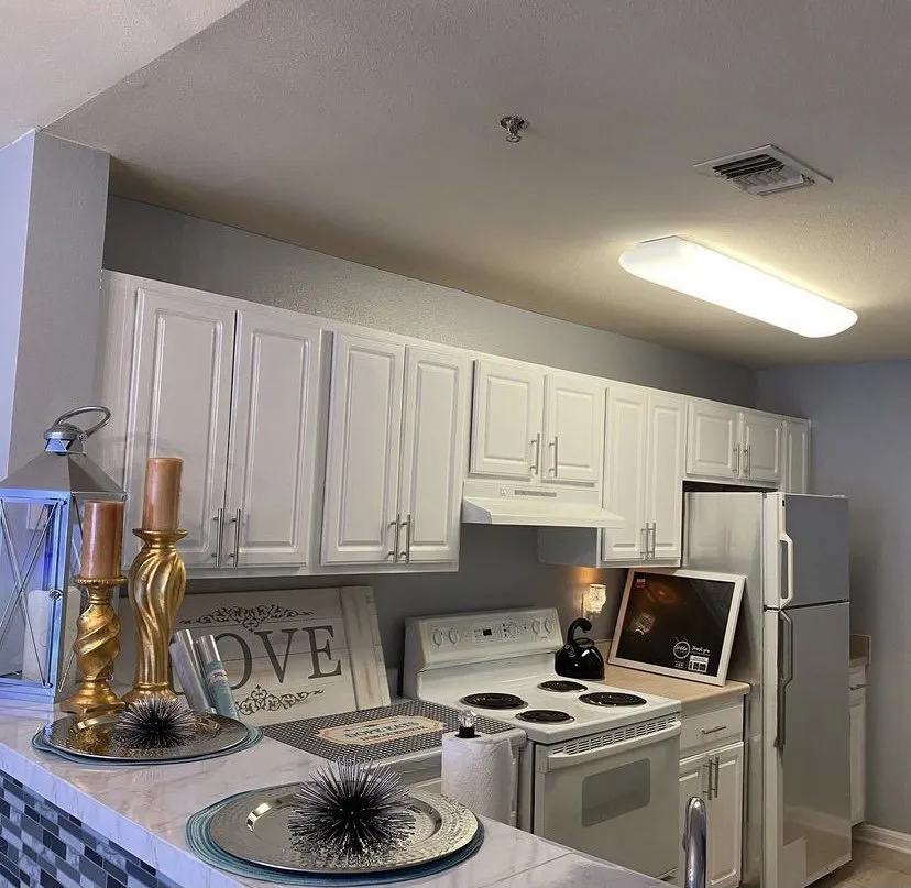 Slide of Deeno Home Improvement