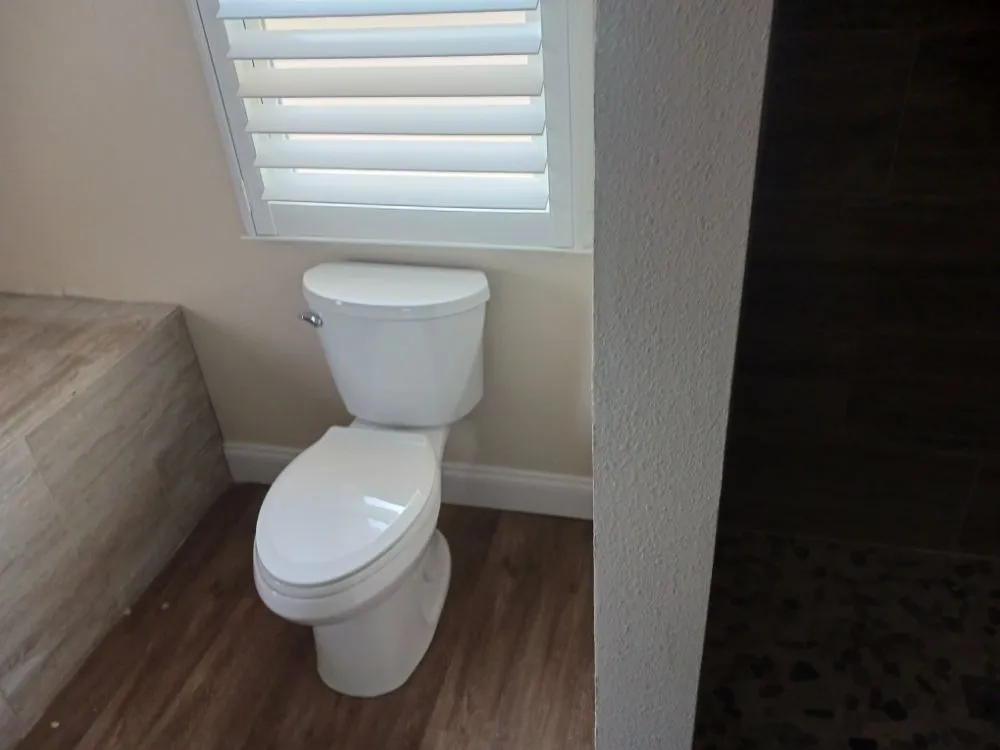 Slide of Dee's  Handyman and Remodel