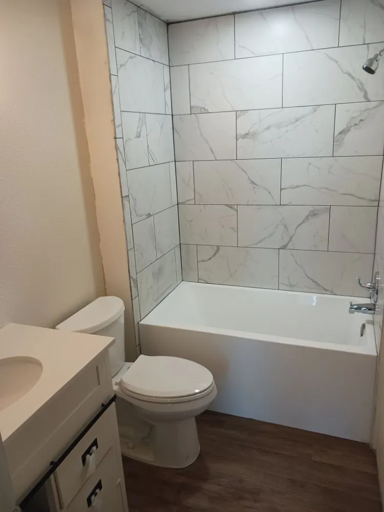 Slide of Dee's  Handyman and Remodel