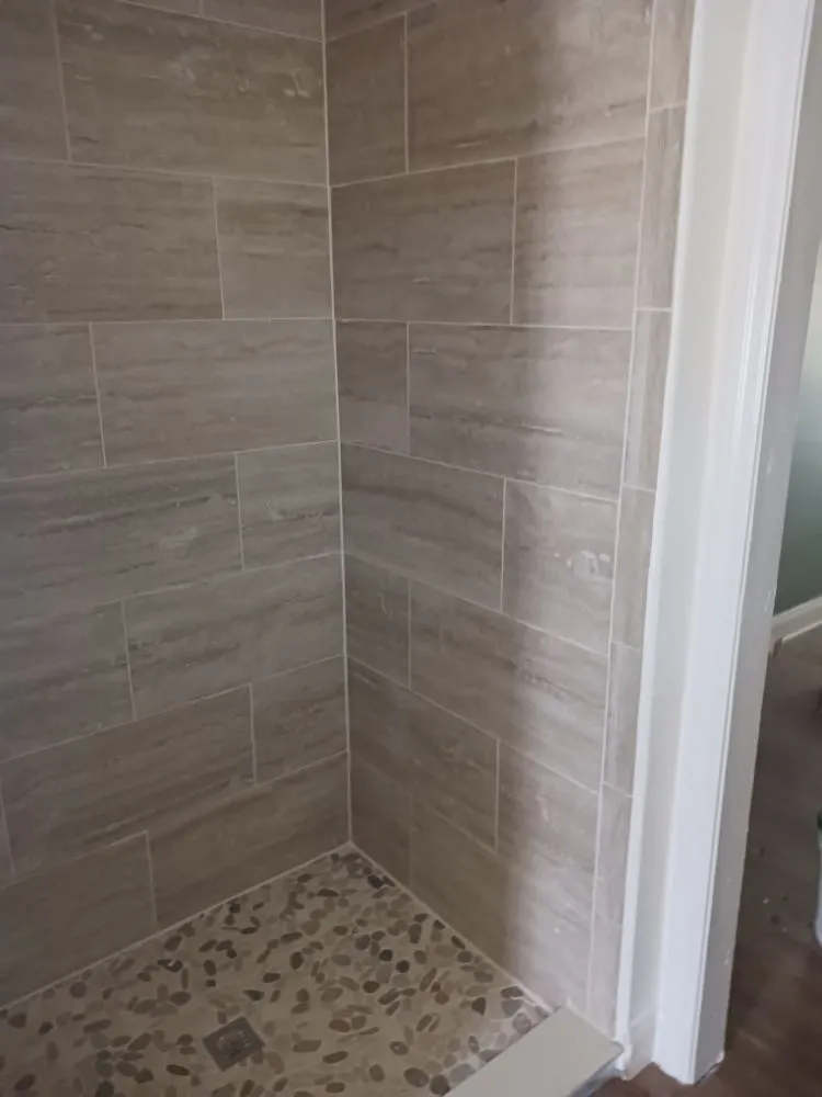 Slide of Dee's  Handyman and Remodel