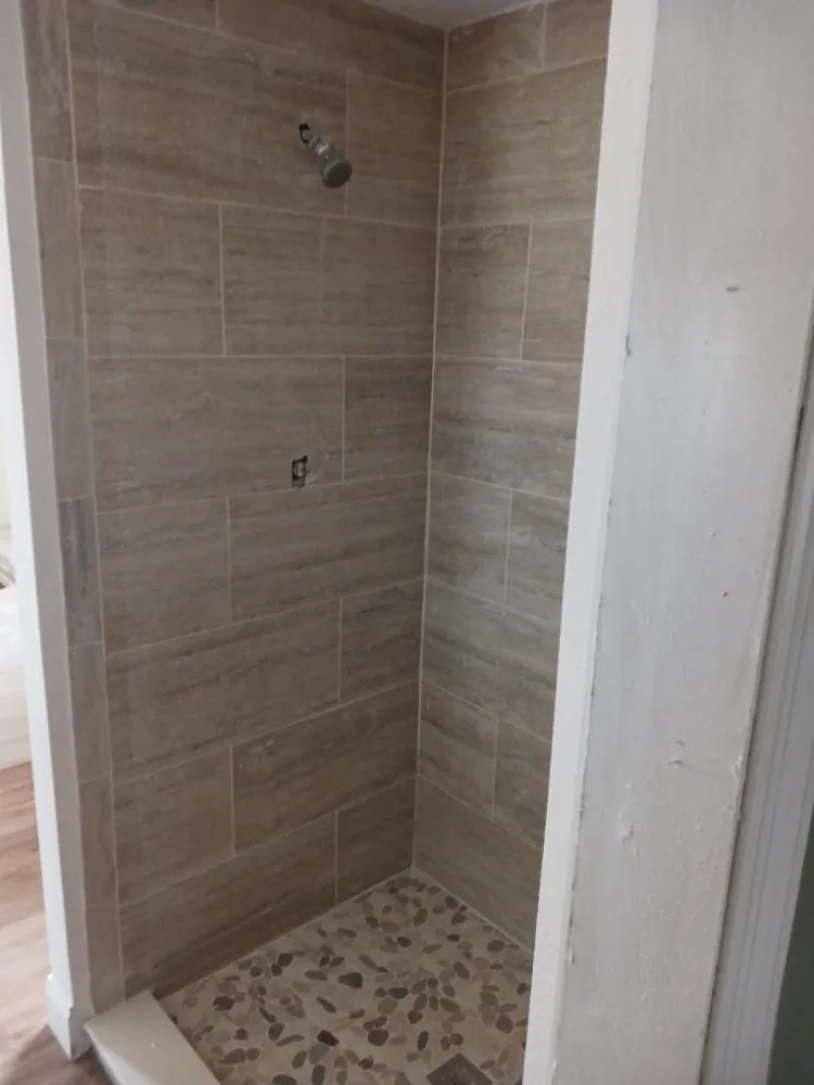 Slide of Dee's  Handyman and Remodel