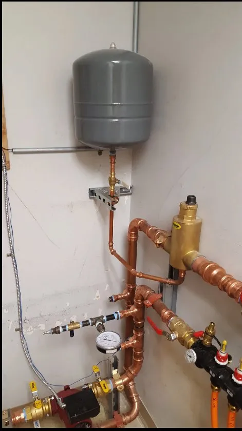 Slide of Deeter Plumbing & Heating