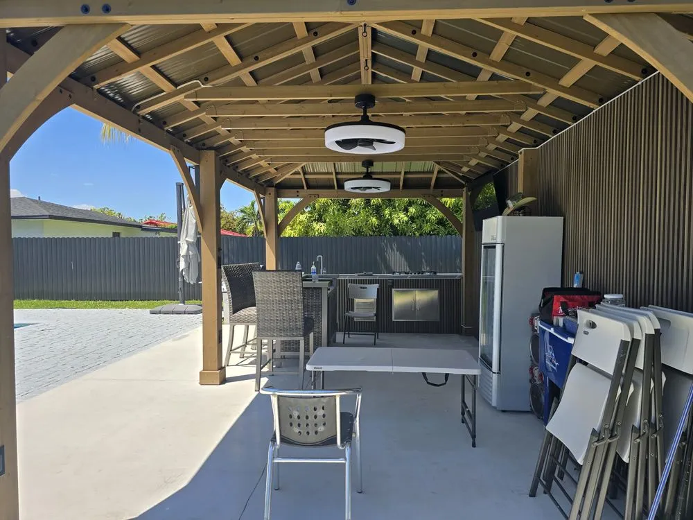 Slide of Del Rio Multiservices