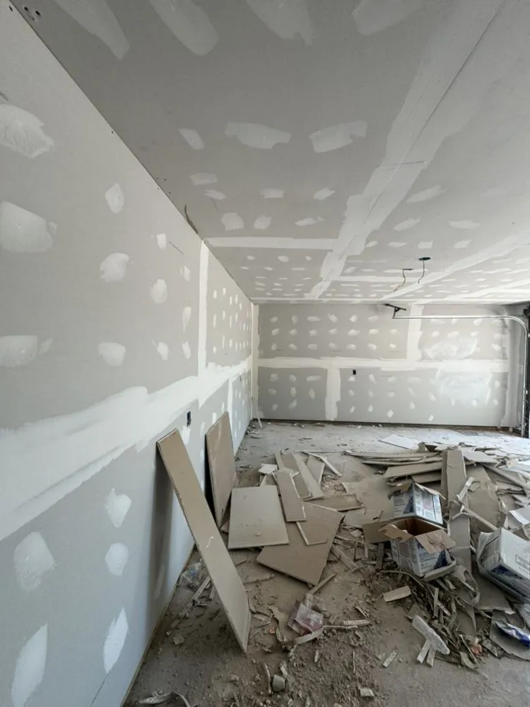 Slide of Del Toro Construction