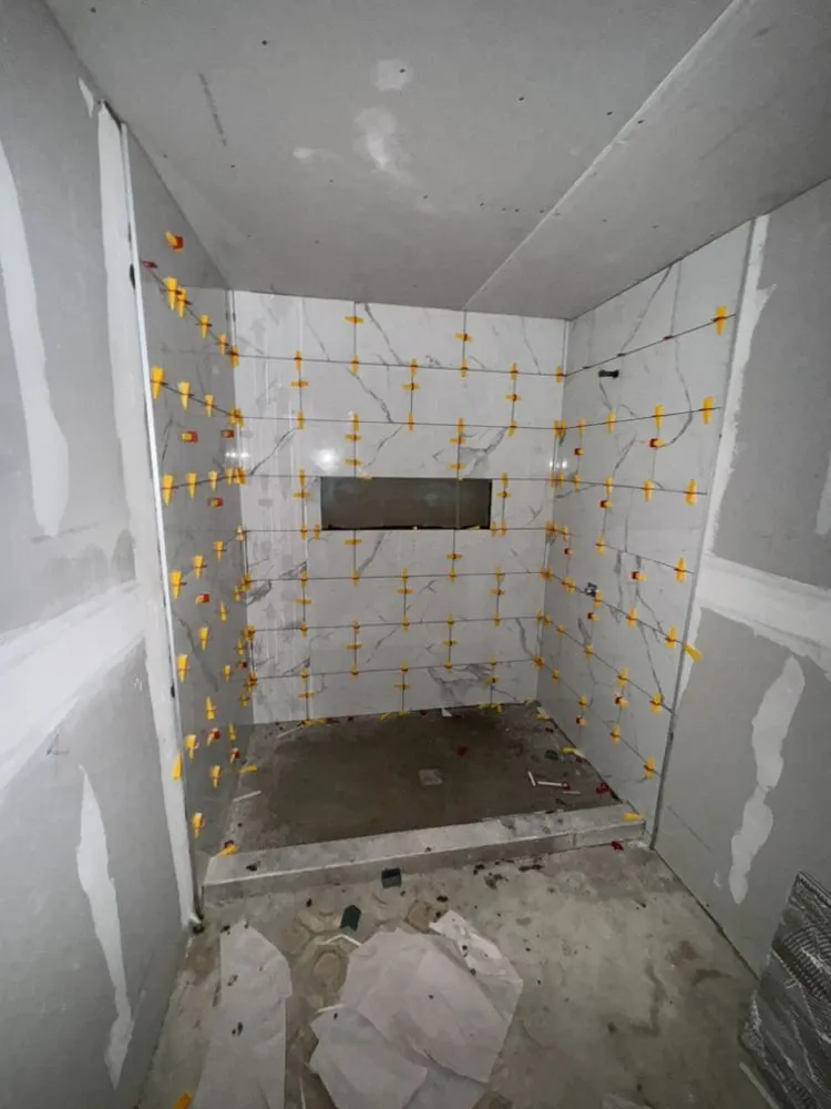 Slide of Del Toro Construction