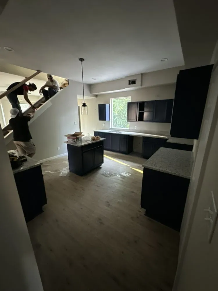 Slide of Del Toro Construction