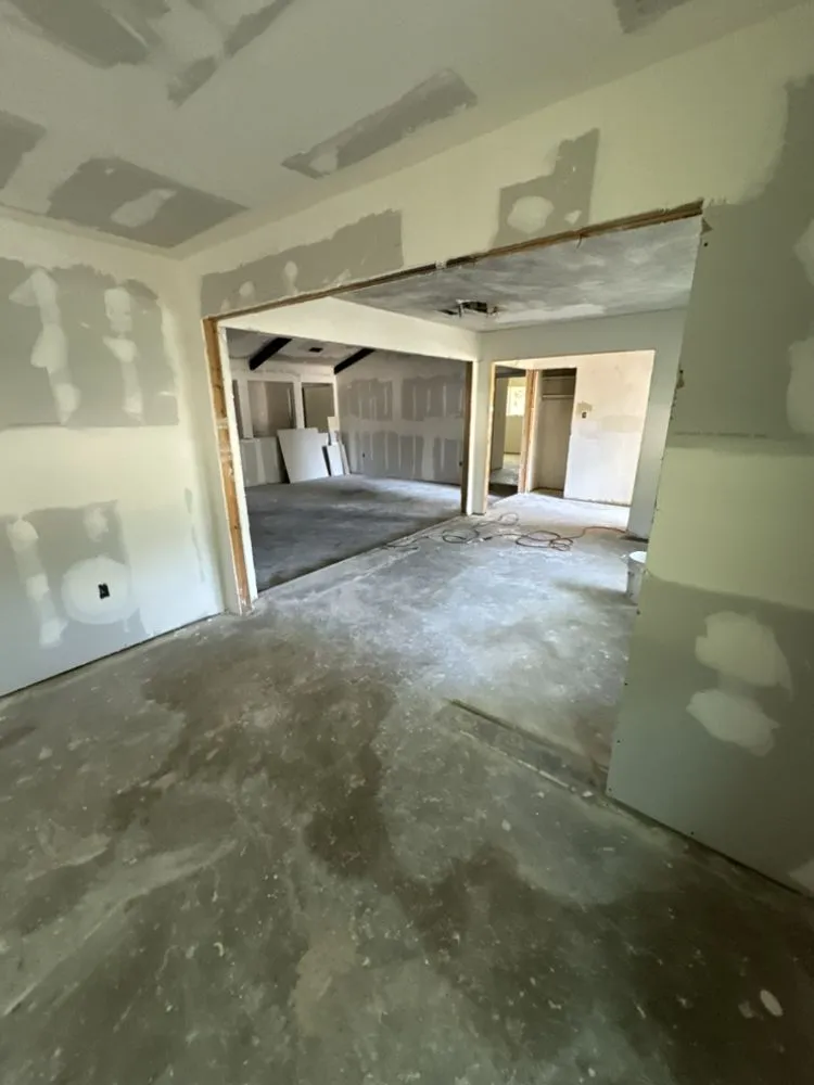 Slide of Del Toro Construction