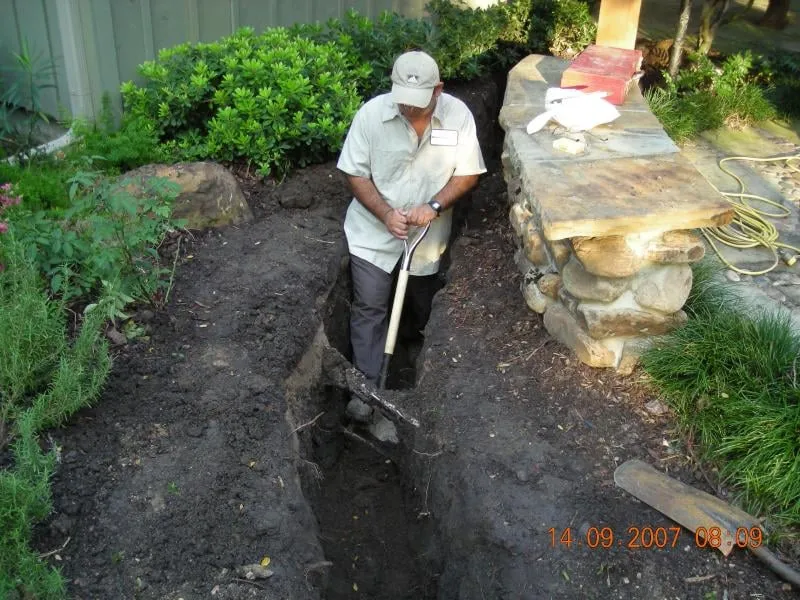 Slide of DeLong Leak Locators