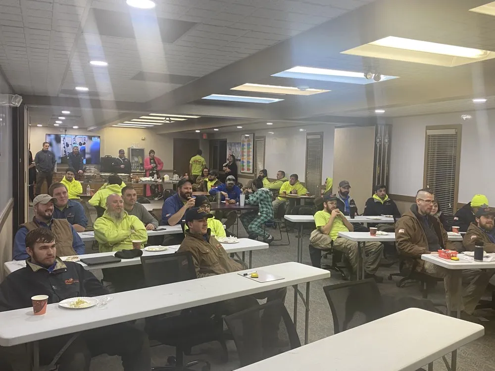 Slide of Deluxe Plumbing & Heating