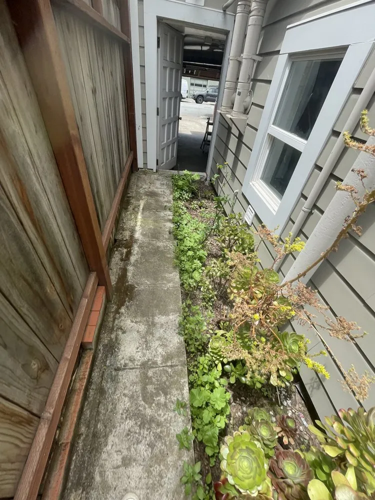 Slide of Denis Lopez Home Services