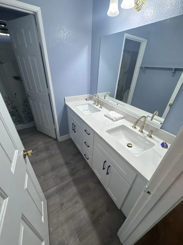 Slide of Denis Lopez Home Services