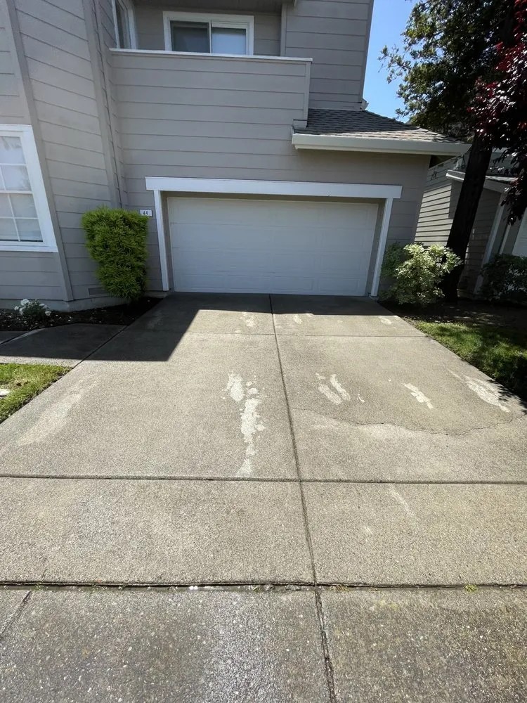 Slide of Denis Lopez Home Services