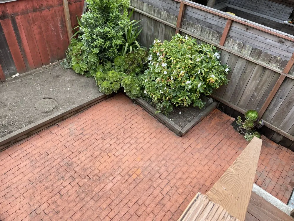 Slide of Denis Lopez Home Services