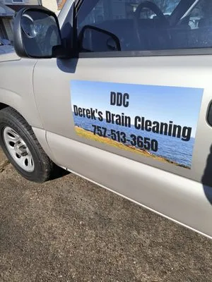 Derek's Drain Cleaning Logo