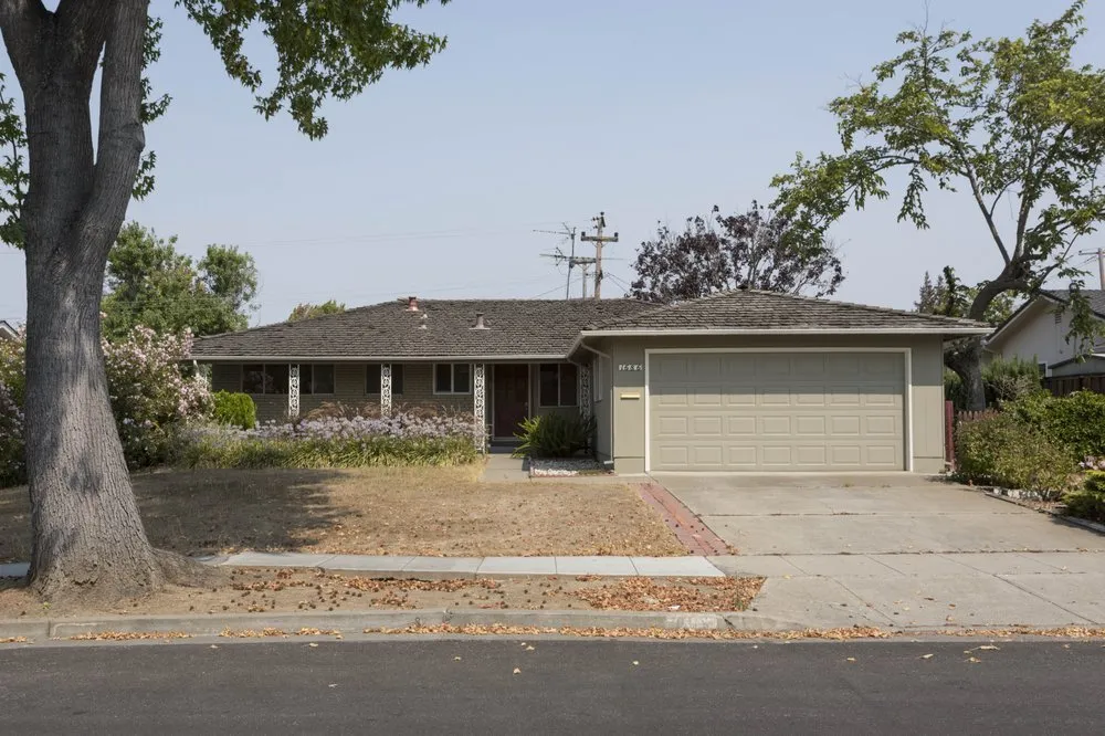 Slide of Design Everest