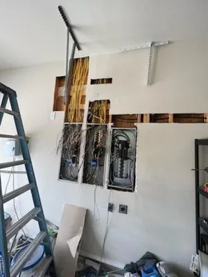 DFW Plumbing Air And Electric Logo