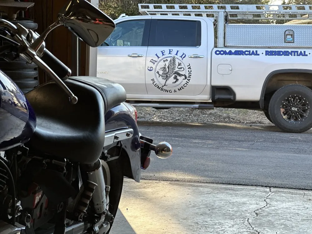 Slide of DG Plumbing and Mechanical