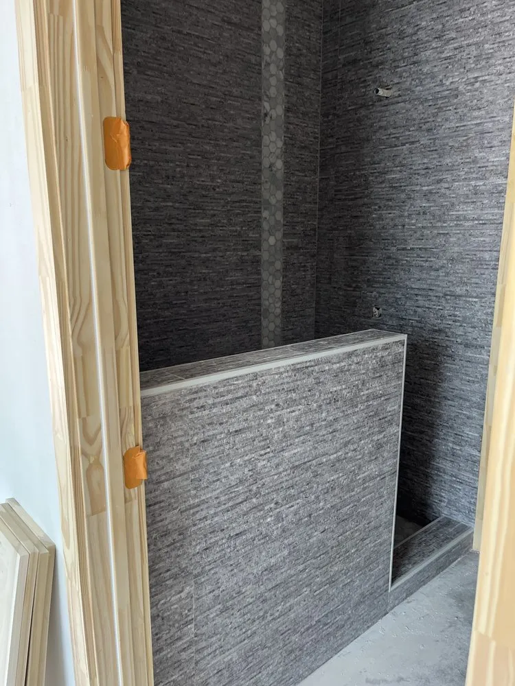 Slide of Dinastia Puente Construction