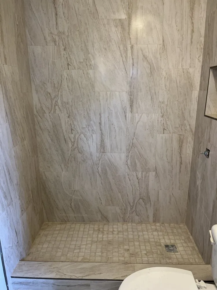 Slide of Dinastia Puente Construction