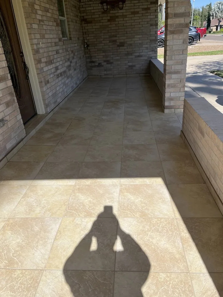 Slide of Dinastia Puente Construction