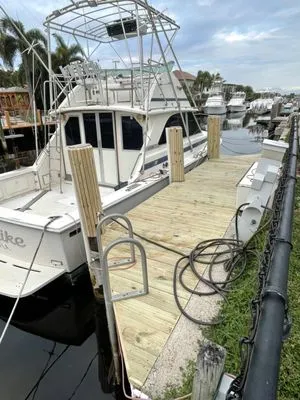 Divergent Construction Services Logo