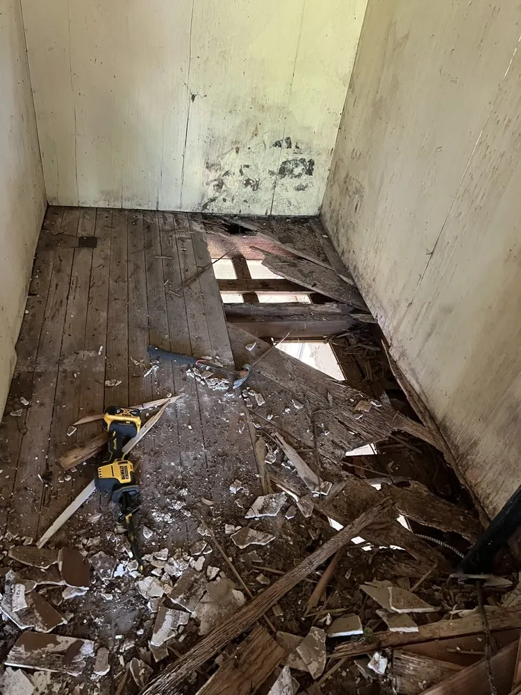 Slide of Dixie Repair