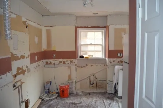 Diy Rescues Contracting & Remodeling of Southern Indiana Logo