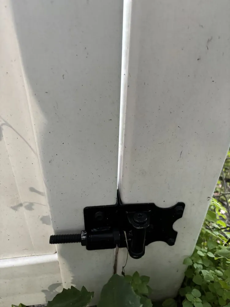 Slide of D'Lares Construction