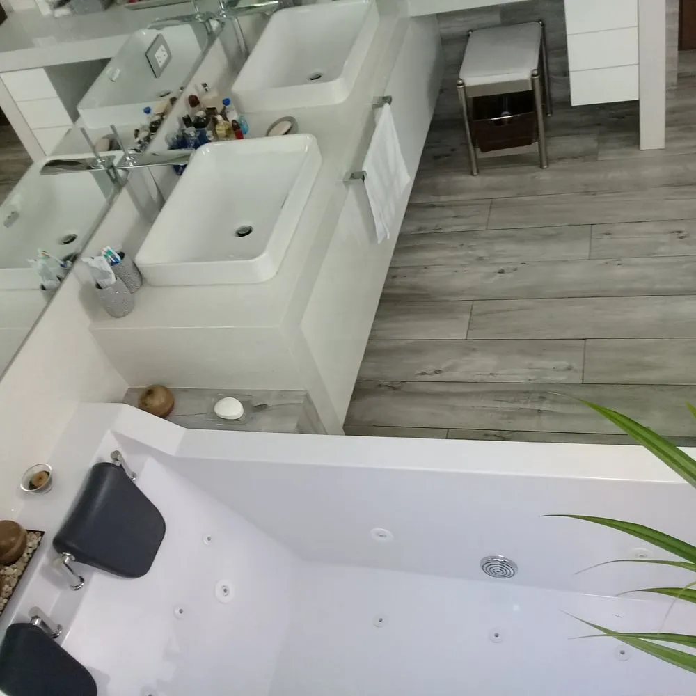 Slide of D&M Drywall