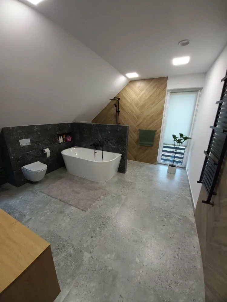 Slide of D&M Remodeling