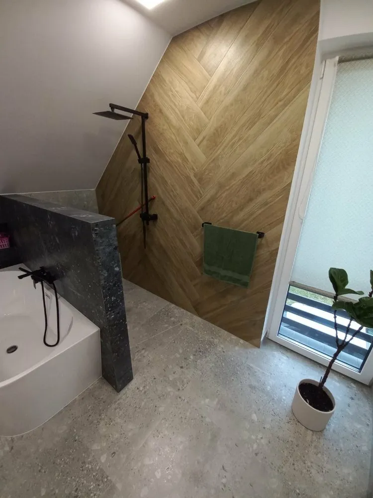 Slide of D&M Remodeling